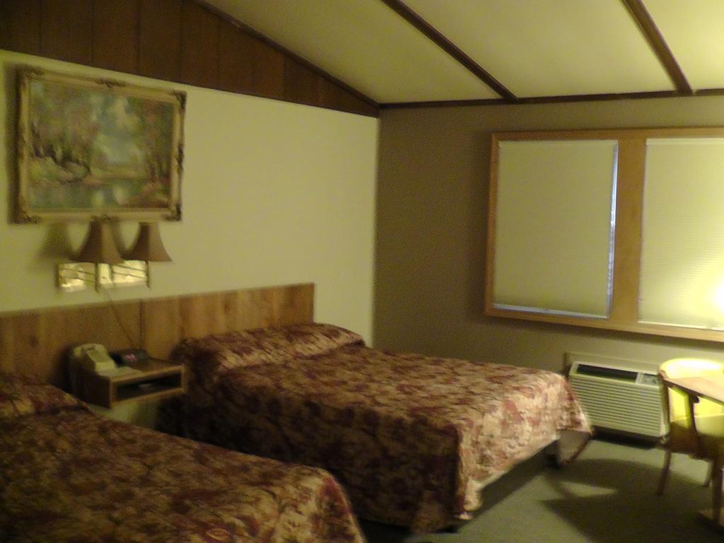 Hixton Motel 95 & Campground מראה חיצוני תמונה