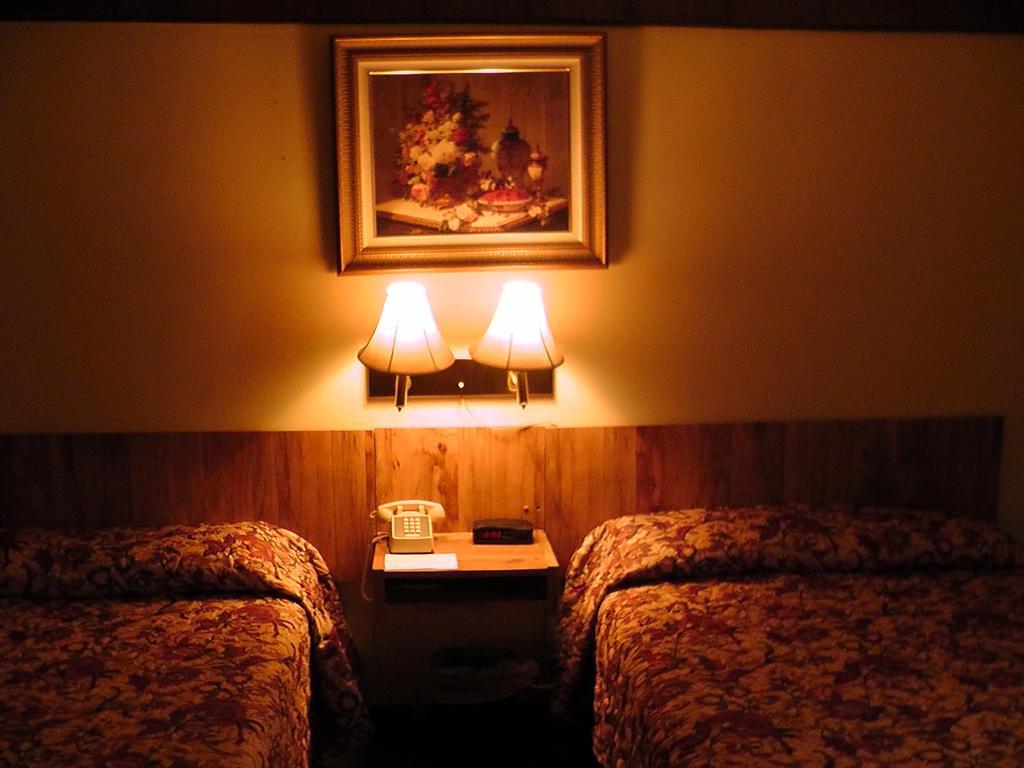 Hixton Motel 95 & Campground מראה חיצוני תמונה
