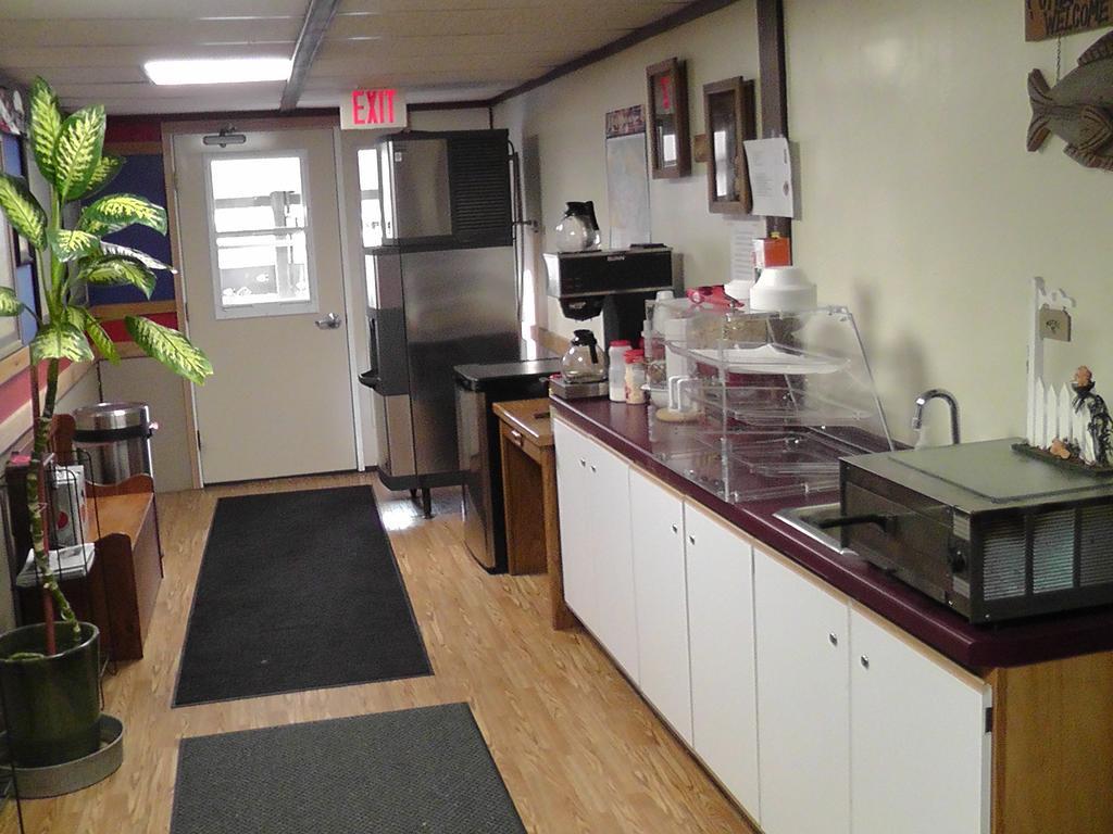 Hixton Motel 95 & Campground מראה חיצוני תמונה