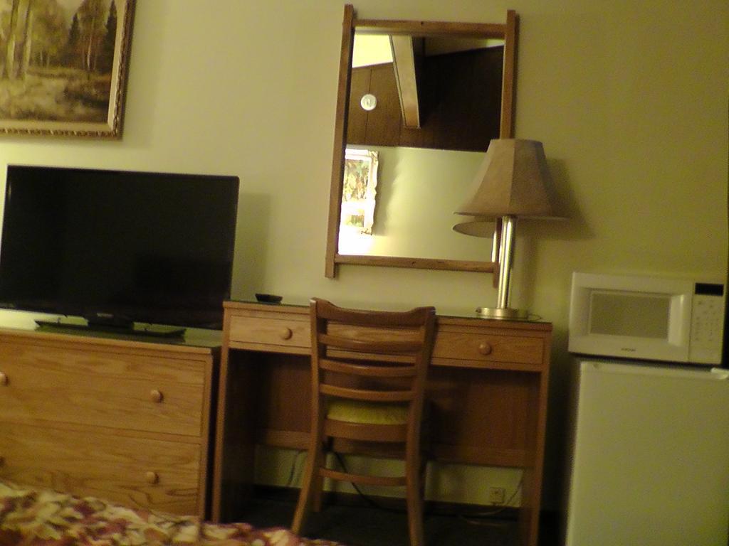 Hixton Motel 95 & Campground מראה חיצוני תמונה